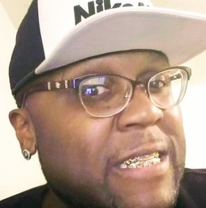 Meet your Posher, Derrick